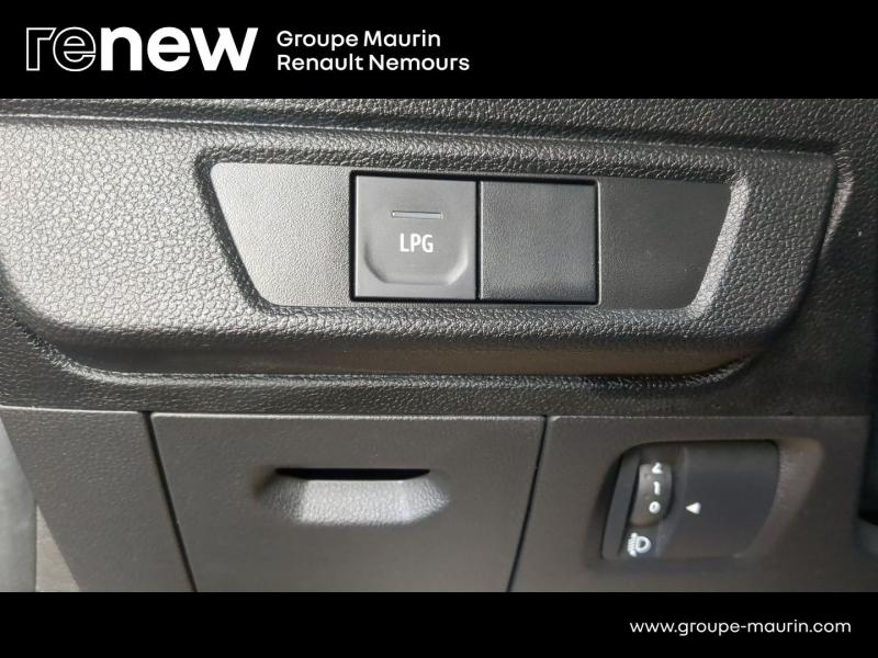 DACIA Sandero d’occasion à vendre à SAINT PIERRE LES NEMOURS chez DPL - SNCA (Photo 16)