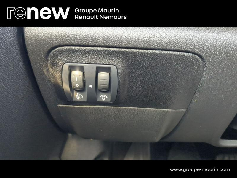 RENAULT Megane d’occasion à vendre à SAINT PIERRE LES NEMOURS chez DPL - SNCA (Photo 19)