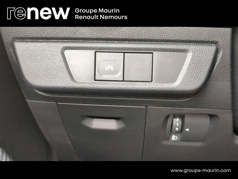 DACIA Sandero d’occasion à vendre à SAINT PIERRE LES NEMOURS chez DPL - SNCA (Photo 19)